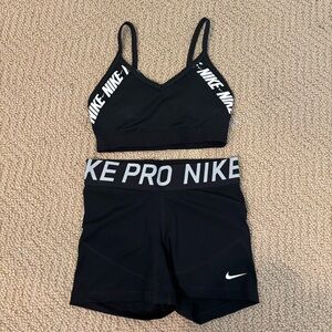 Nike Pro matching set - classic black (XS)